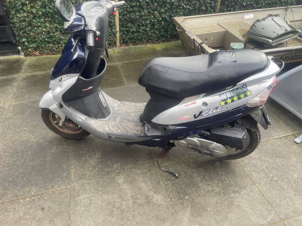 Peugot v-clic, Fietsen en Brommers, Scooters | Kymco, Zo goed als nieuw, Overige modellen, Benzine, Ophalen