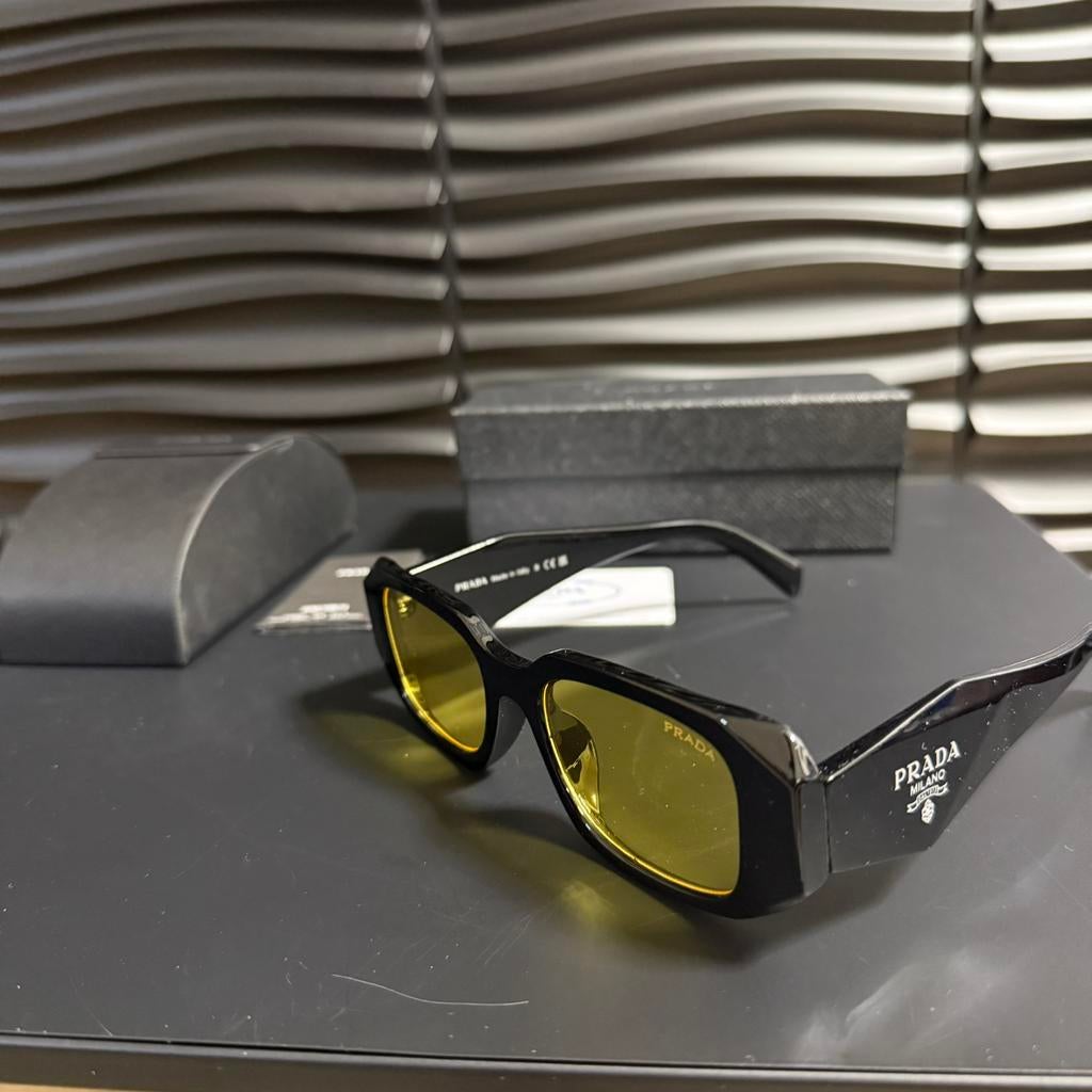 Prada Zonnebril unisex Nieuw, Overige merken, Zonnebril, Zwart, Nieuw