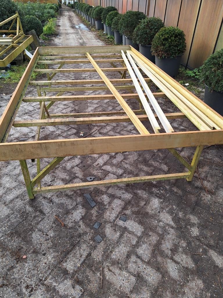 Kweektafels aluminium, Ophalen