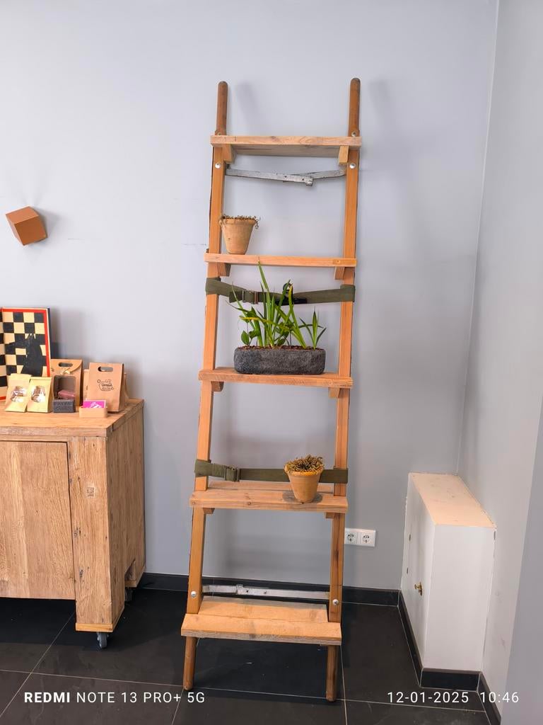 Mooie oude schildersladder - decoratieve display, Huis en Inrichting, Woonaccessoires | Wandplanken en Boekenplanken, Ophalen