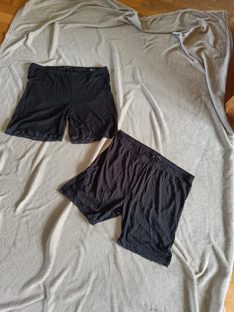 Korte broek maat 46, samen 7,50, Kort, Zwart, Maat 46/48 (XL) of groter, Ophalen of Verzenden