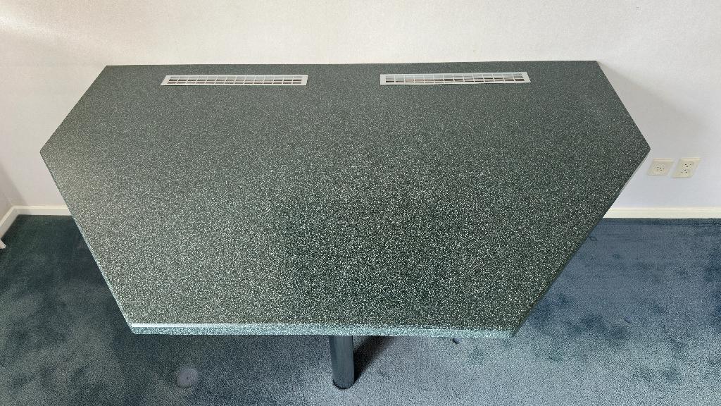 Tafel van Corian op design poten van chroom, Ophalen, Overige materialen, Gebruikt, 100 tot 150 cm