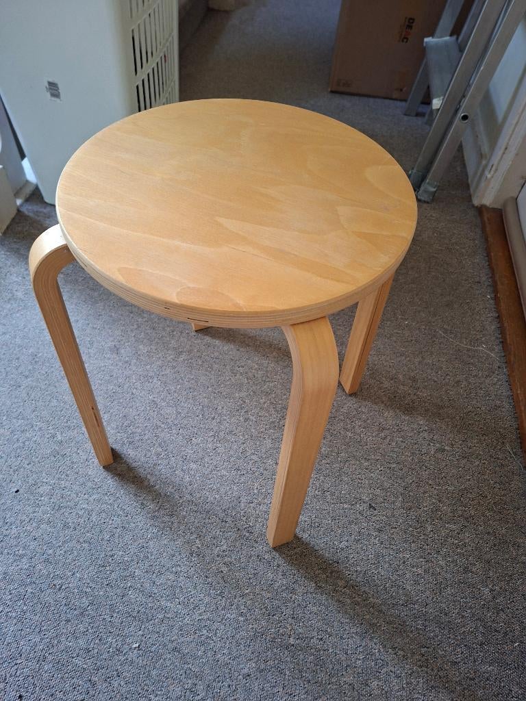 Frosta Ikea kruk, Huis en Inrichting, Krukjes, Ophalen of Verzenden, Gebruikt, Hout