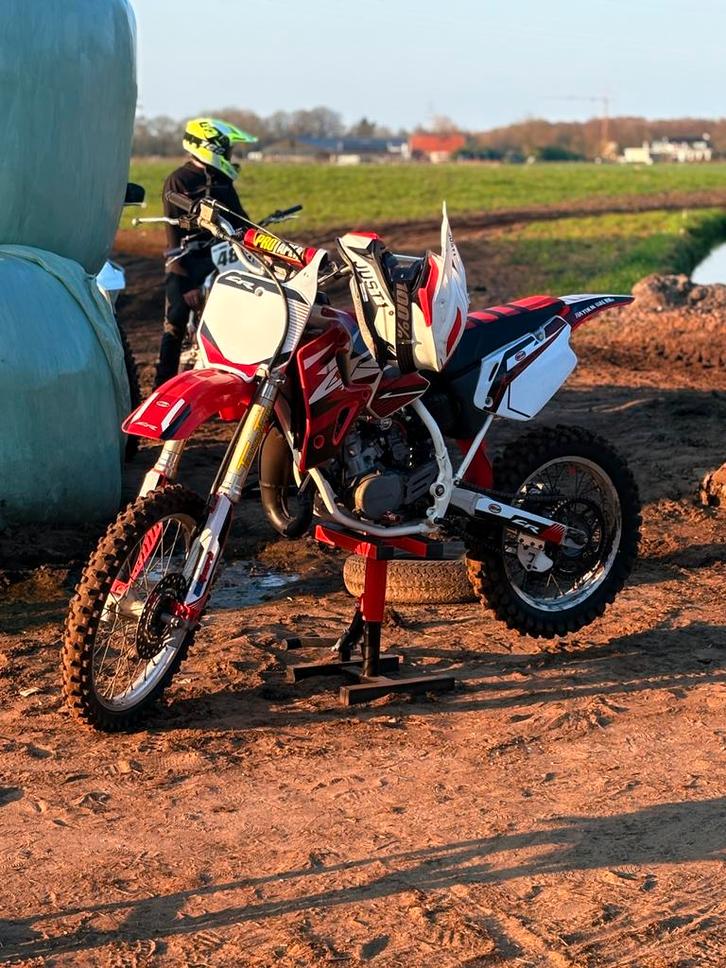 Zeer nette honda cr80 1997, Fietsen en Brommers, Brommers | Crossbrommers, Zo goed als nieuw, Honda, Ophalen of Verzenden