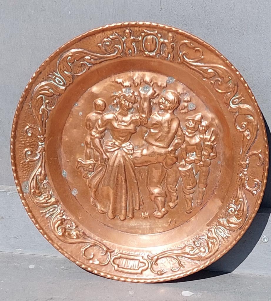 Antieke Koperen Wandplaat met Dansende Figuren, Antiek en Kunst, Ophalen of Verzenden, Koper