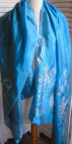 handbeschilderde zijden sjaal of sari nr VV 673 ger zolder, Verzenden, Zo goed als nieuw, Maat 46/48 (XL) of groter, Sjaal