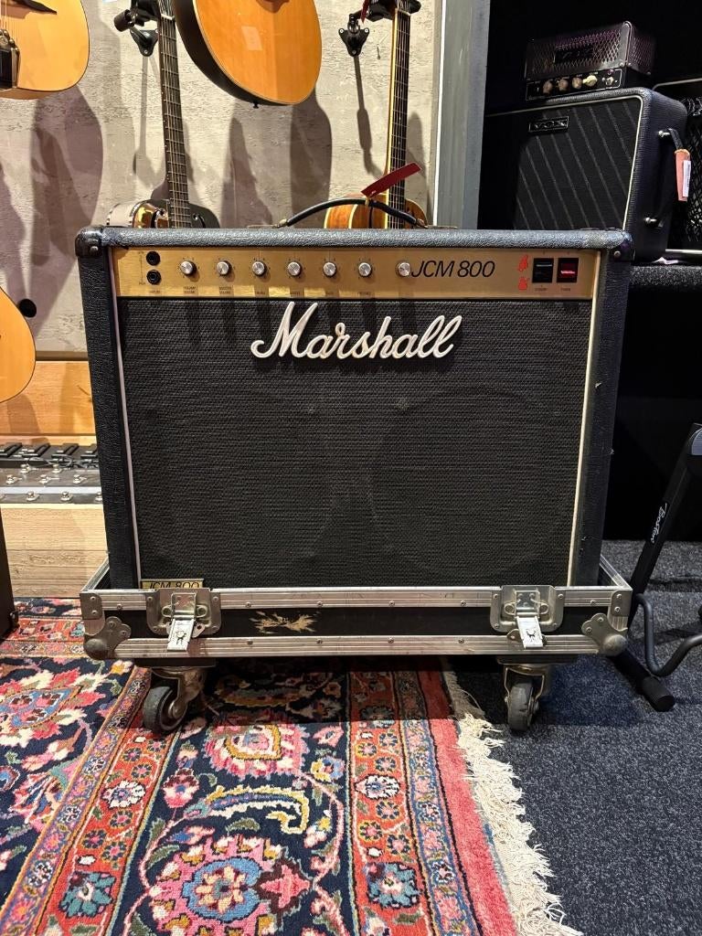 Marshall JCM800 2x12 combo, Muziek en Instrumenten, Versterkers | Bas en Gitaar, Ophalen of Verzenden, Zo goed als nieuw, Gitaar