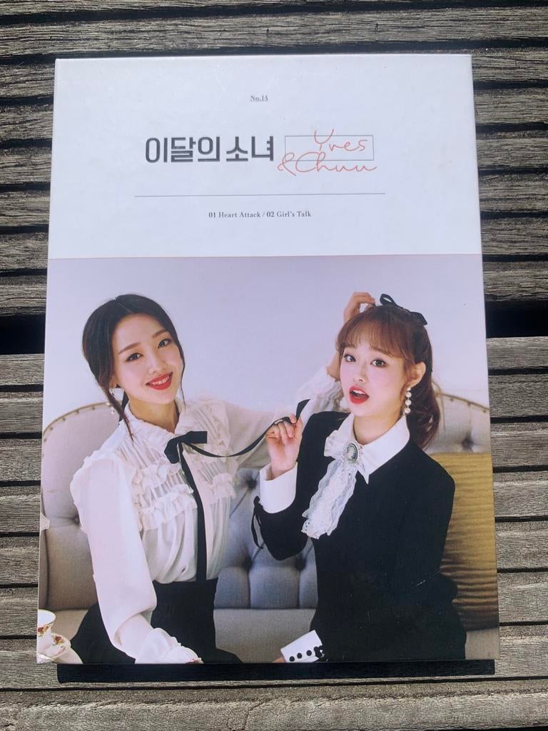Loona k-pop  yves & chuu artms album zeldzaam boek cd, Alle leeftijden, Verzenden, Zo goed als nieuw