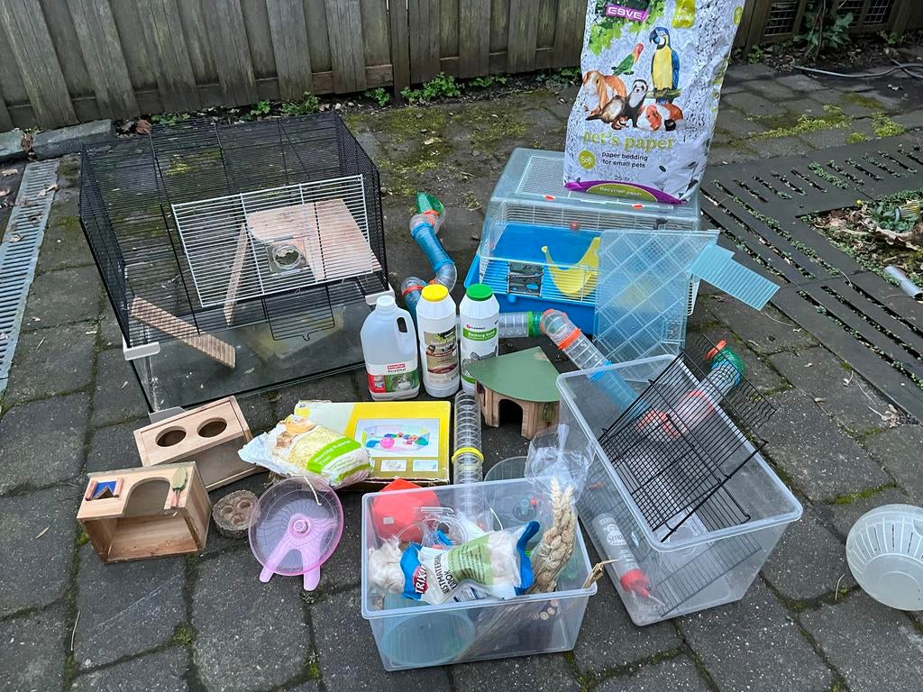 Hamsterkooien en veel toebehoren, Ophalen, Gebruikt, Overige typen