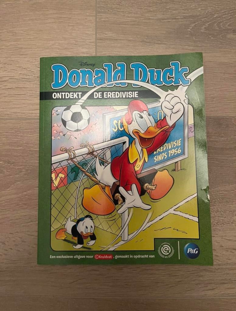 Donald Duck ontdekt de eredivisie, Ophalen of Verzenden, Zo goed als nieuw