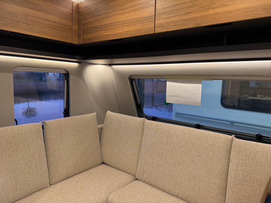 Eriba Novaline 495 Elegance mover airco luifel, Rondzit, Bedrijf, Overige typen, 5 tot 6 meter