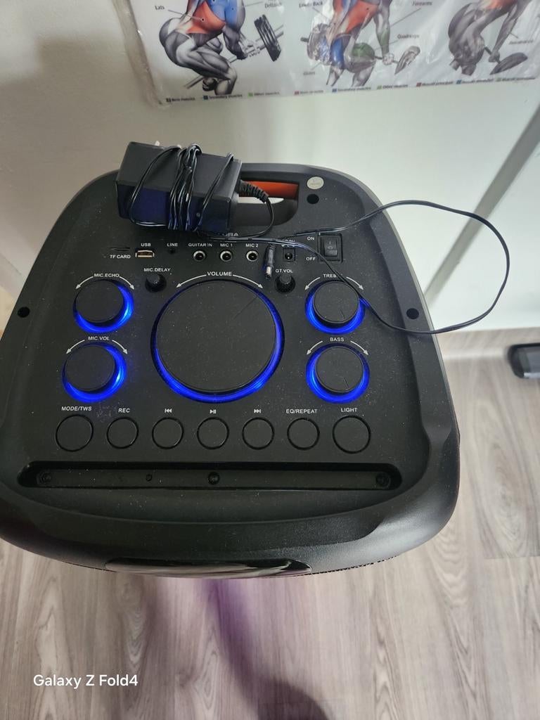 portable music party table has a remote control. battery las, Sport en Fitness, Ophalen of Verzenden