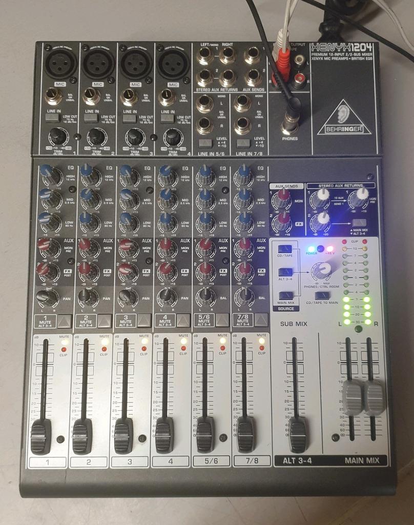 Behringer xenix 1204 mengpaneel i.z.g.s., Muziek en Instrumenten, Mengpanelen, Ophalen of Verzenden, Microfooningang