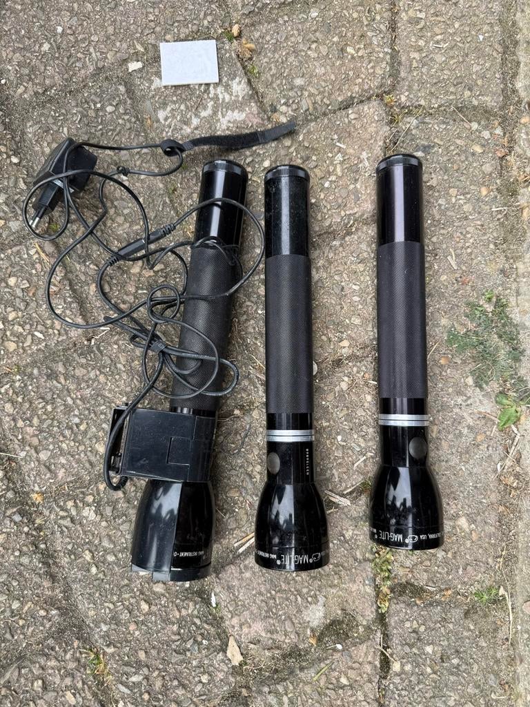 3 Oplaadbare Maglites met oplader/bracket, Caravans en Kamperen, Ophalen of Verzenden, Gebruikt, Accu