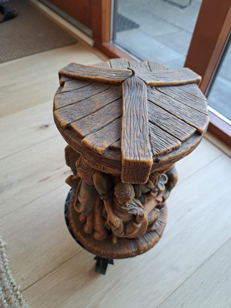 Unieke Kaars met Kroegtafereel op metalen Voet - 40 cm, Ophalen