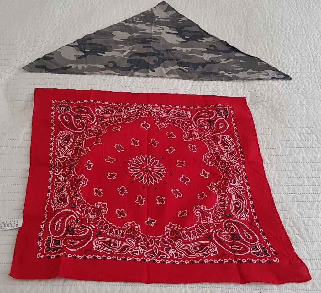 2 x bandana hoofddoek badkleding boeren doek rood groen, Verzenden, Zo goed als nieuw