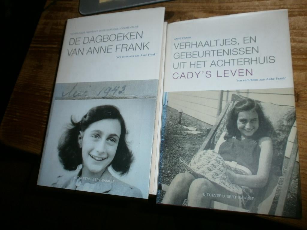 2 boeken dagboeken van anne frank + cady's leven, Boeken, Ophalen of Verzenden, Tweede Wereldoorlog, Gelezen, Overige onderwerpen