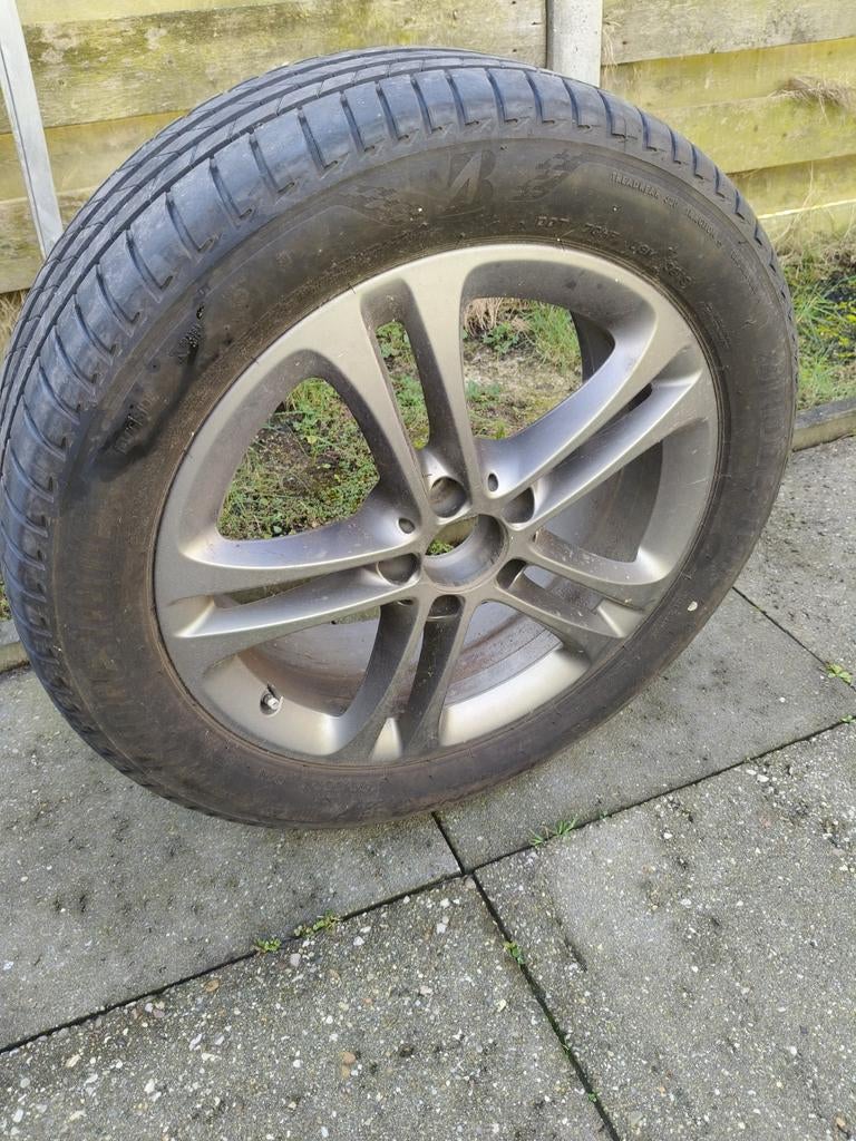 Bridgestone band met velg - 225/55 R17, Auto-onderdelen, Banden en Velgen, Gebruikt, Banden en Velgen, 17 inch, Ophalen of Verzenden
