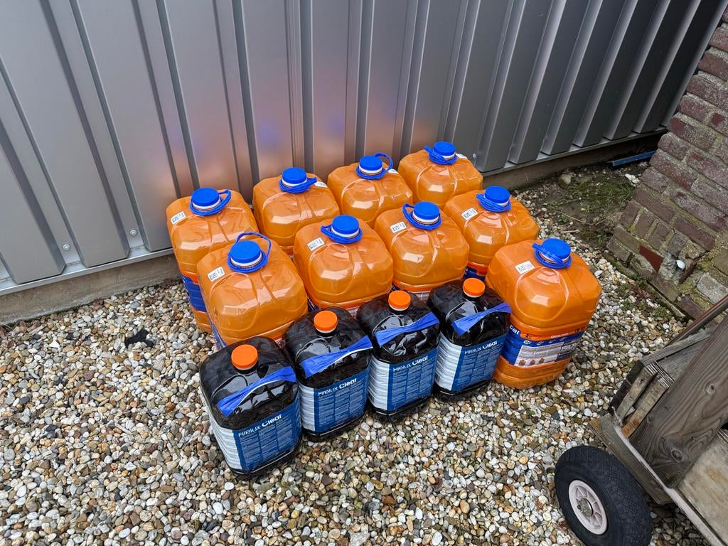 Gratis lege petroleum kannen, Huis en Inrichting, Kachels, Ophalen, Overige brandstoffen, Petroleumkachel