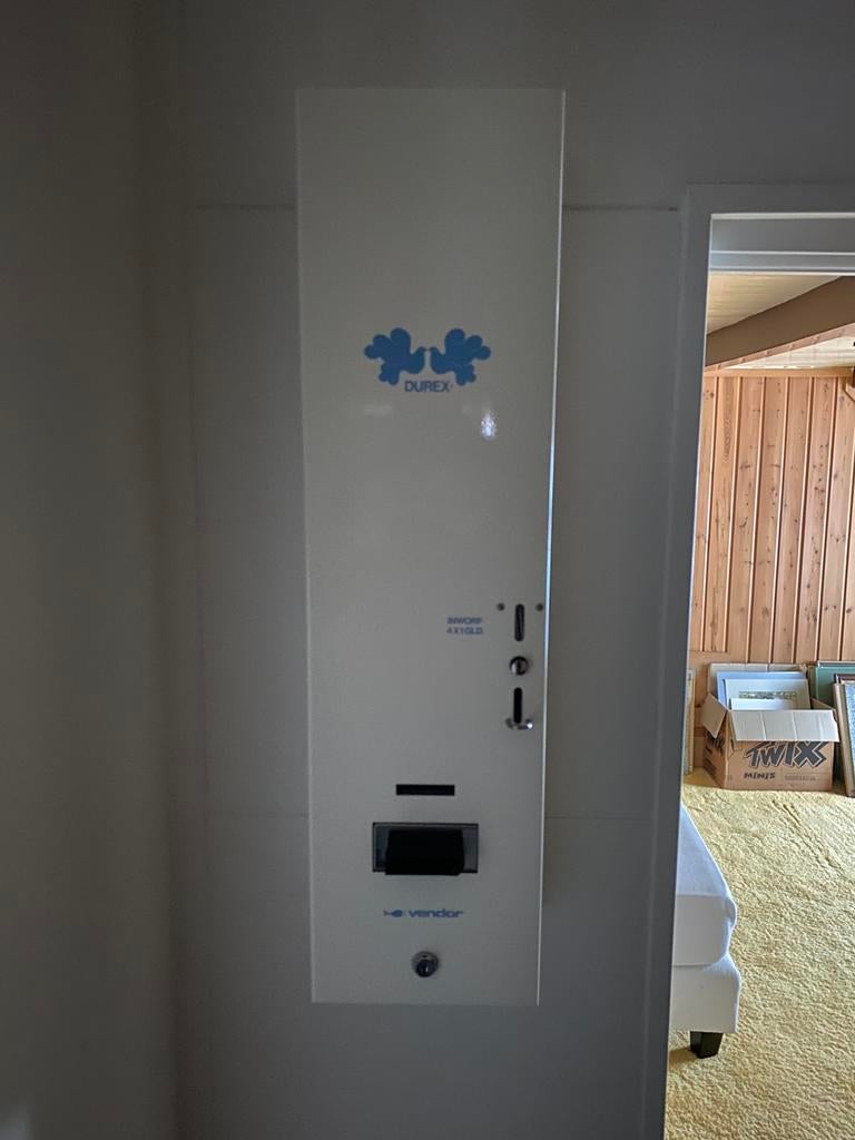 Durex  condoom automaat vendor, Ophalen, Zo goed als nieuw