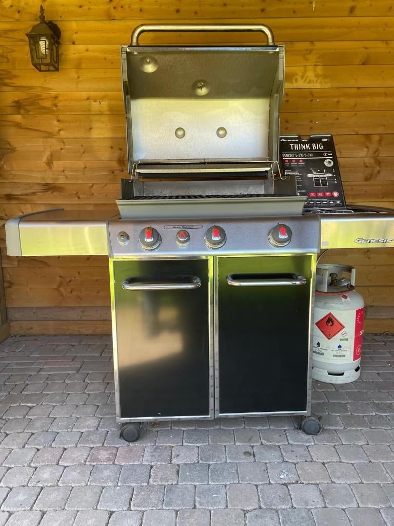 Weber Genesis E330 gas barbecue met zijbrander, Ophalen, Zo goed als nieuw, Weber barbecue
