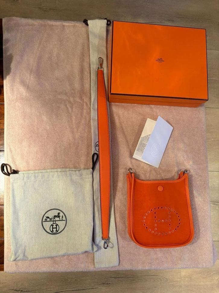 Hermès tas Evelyne 16 Amazone kleur oranje € 2950,00, Sieraden, Tassen en Uiterlijk, Tassen | Damestassen, Nieuw, Schoudertasje