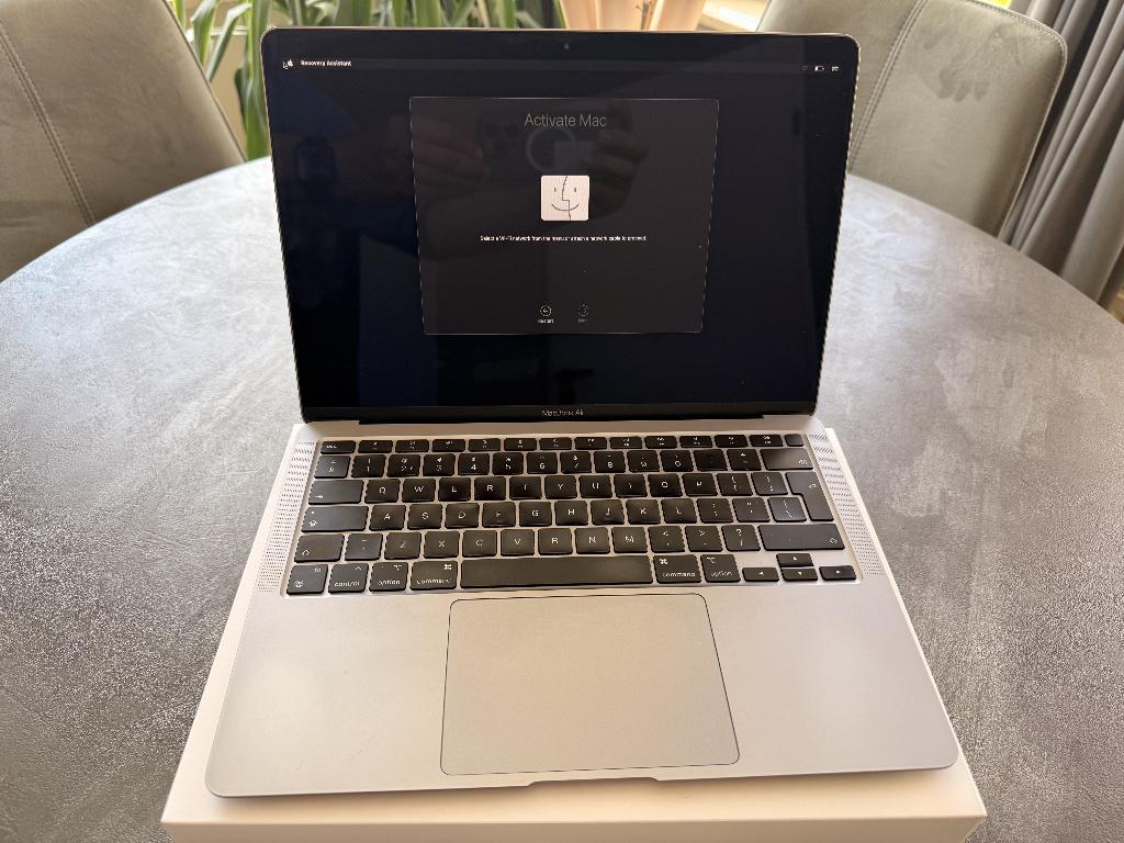 Zeer nette MacBook Air M1 13 inch 16GB Ram 256GB SSD, Computers en Software, Apple Macbooks, Ophalen, 256 GB, Qwerty, 13 inch