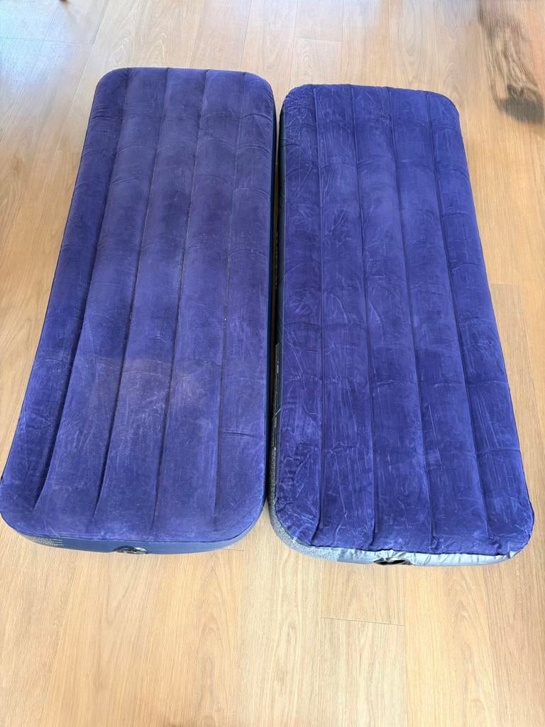 2x intex eenpersoons luchtbed, Ophalen of Verzenden, Zo goed als nieuw