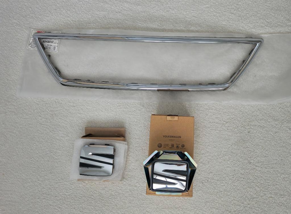 Seat badges + grill-lijst chrome, Gebruikt, Voor, Ophalen of Verzenden, Seat
