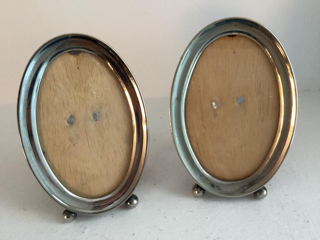 Twee ovale fotolijstjes, Audio, Tv en Foto, Fotografie | Fotolijsten, Ophalen of Verzenden, Zo goed als nieuw