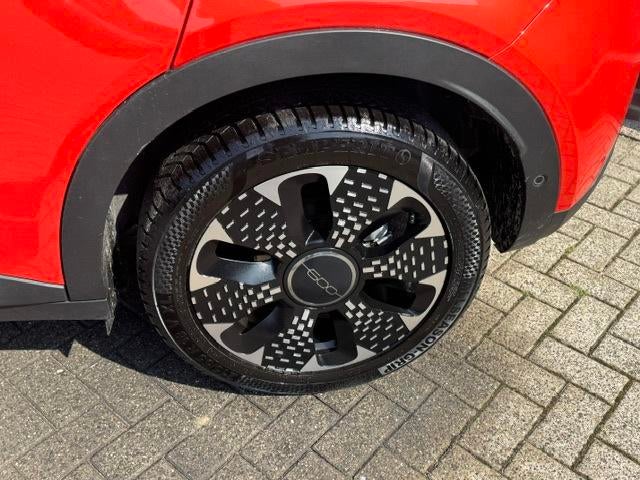 Fiat 600 1.2 Hybrid La Prima Autom. *alle opties *8.349 km, 136 pk, Gebruikt, Leder, Hybride Elektrisch/Benzine