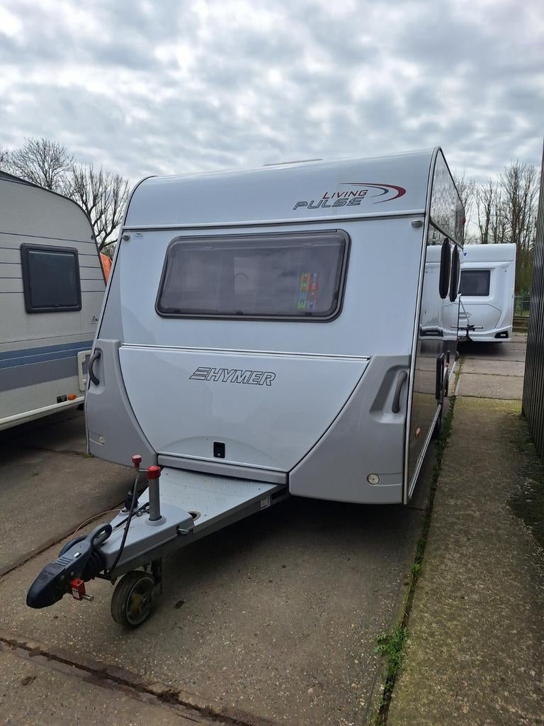 Caravan Eriba/Hymer living pulse 440  uit 2007 €10.500,-, Caravans en Kamperen, Schokbreker, Treinzit, Particulier, 5 tot 6 meter