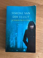 Schaduwzuster - Simone van der Vlugt, Ophalen of Verzenden, Zo goed als nieuw, Nederland