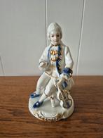 Porseleinen beeldje., Antiek en Kunst, Antiek | Porselein, Ophalen