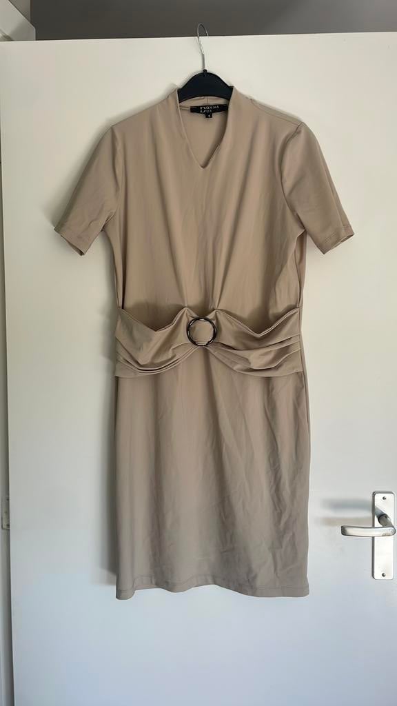 Donna Due jurk S, Kleding | Dames, Beige, Ophalen of Verzenden, Zo goed als nieuw, Knielengte