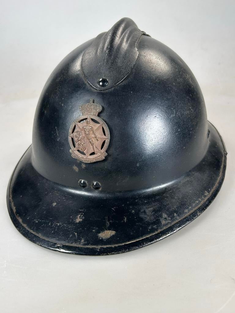 Belgische m31 Adrian burgerbescherming helm, Verzamelen, Verzenden, Overige soorten, Overige gebieden, Helm of Baret