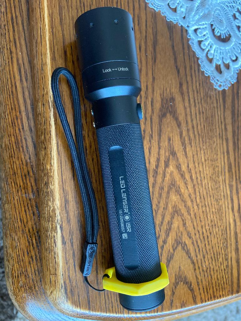 Ledlenser i9r zaklamp, Ophalen of Verzenden, Gebruikt, Batterij