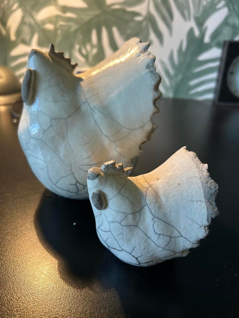 2 raku keramieken kippen, Ophalen of Verzenden, Zo goed als nieuw, Dier