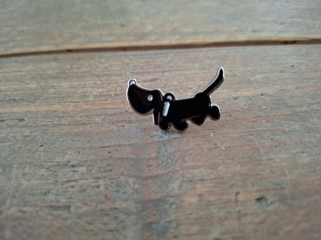 1 pin van takkie te koop, Verzamelen, Ophalen of Verzenden, Nieuw, Overige onderwerpen, Speldje of Pin