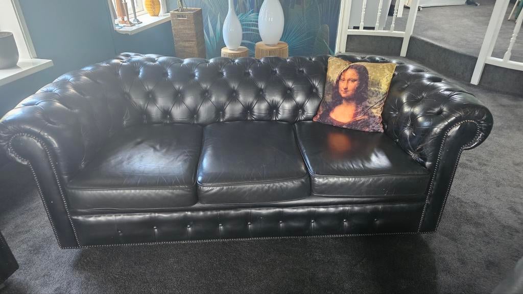 Twee stoere, doorleefde Chesterfield banken, Ophalen, Gebruikt, Driepersoons, Chesterfield, Klassiek, Robuust