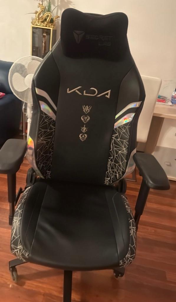 Secretlab gaming chair x League Of legends KDA ALL OUT, Ophalen, Gebruikt, Zwart, Gaming bureaustoel