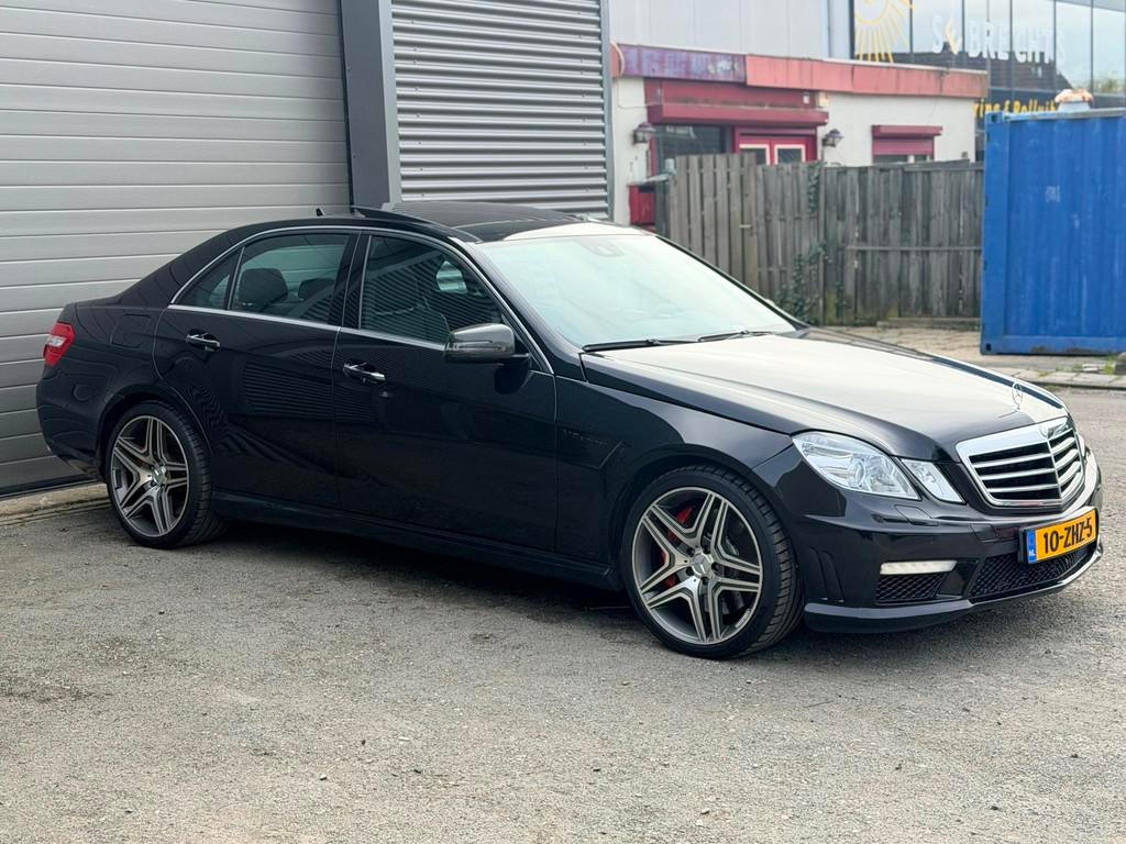 Mercedes-Benz E-klasse AMG 63, Auto's, Mercedes-Benz, Automaat, Achterwielaandrijving, Gebruikt, Zwart