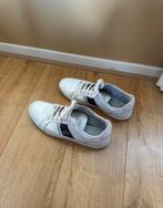 Witte Lacoste sneakers met blauwe streep, Ophalen of Verzenden, Gedragen, Wit, Sneakers of Gympen