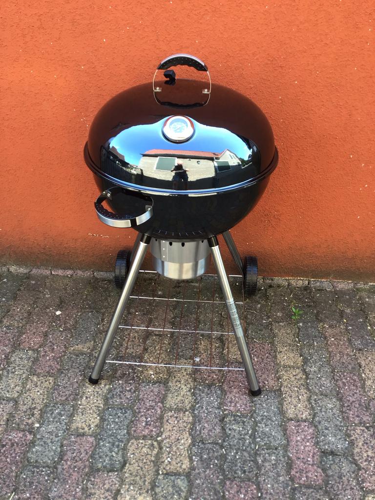 Zwarte Kogelbarbecue met Deksel met thermometer, Ophalen, Dorpsweg Spankeren, Spelendehollander, Info@spelendehollander.nl
