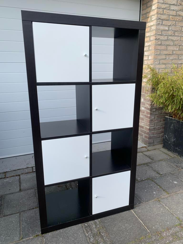 IKEA KALLAX kast bruin/zwart met witte deurtjes, Ophalen, Gebruikt