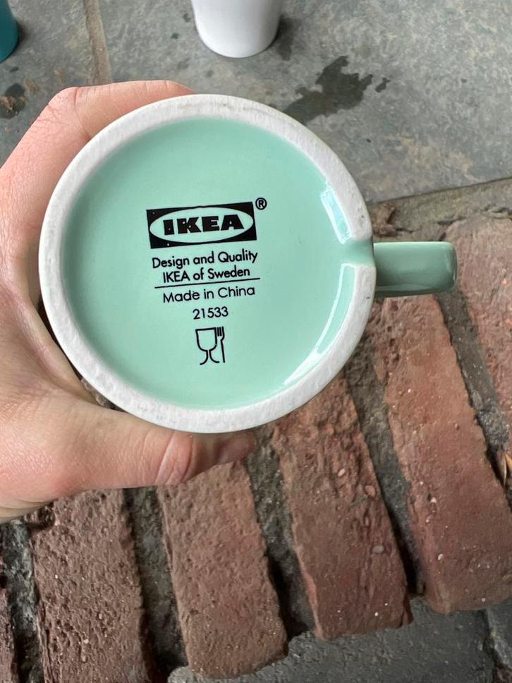 21x IKEA mokken 21533 - blauw, lichtgroen, wit - NIEUW, Huis en Inrichting, Keuken | Servies, Nieuw, Kop(pen) en/of Schotel(s)