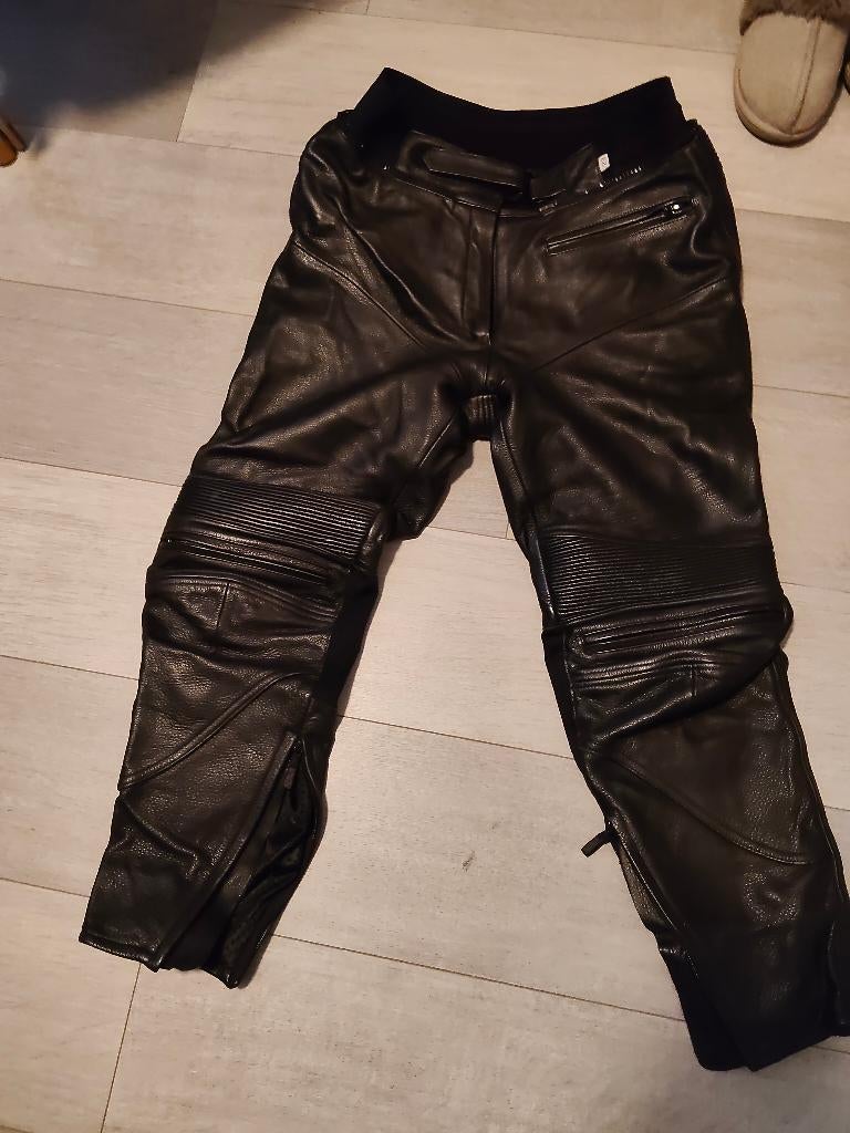 mooie in goede staat verkerende dames motorbroek maat42/44, Motoren, Kleding | Motorkleding, Ophalen, Broek | leer, IXS, Dames