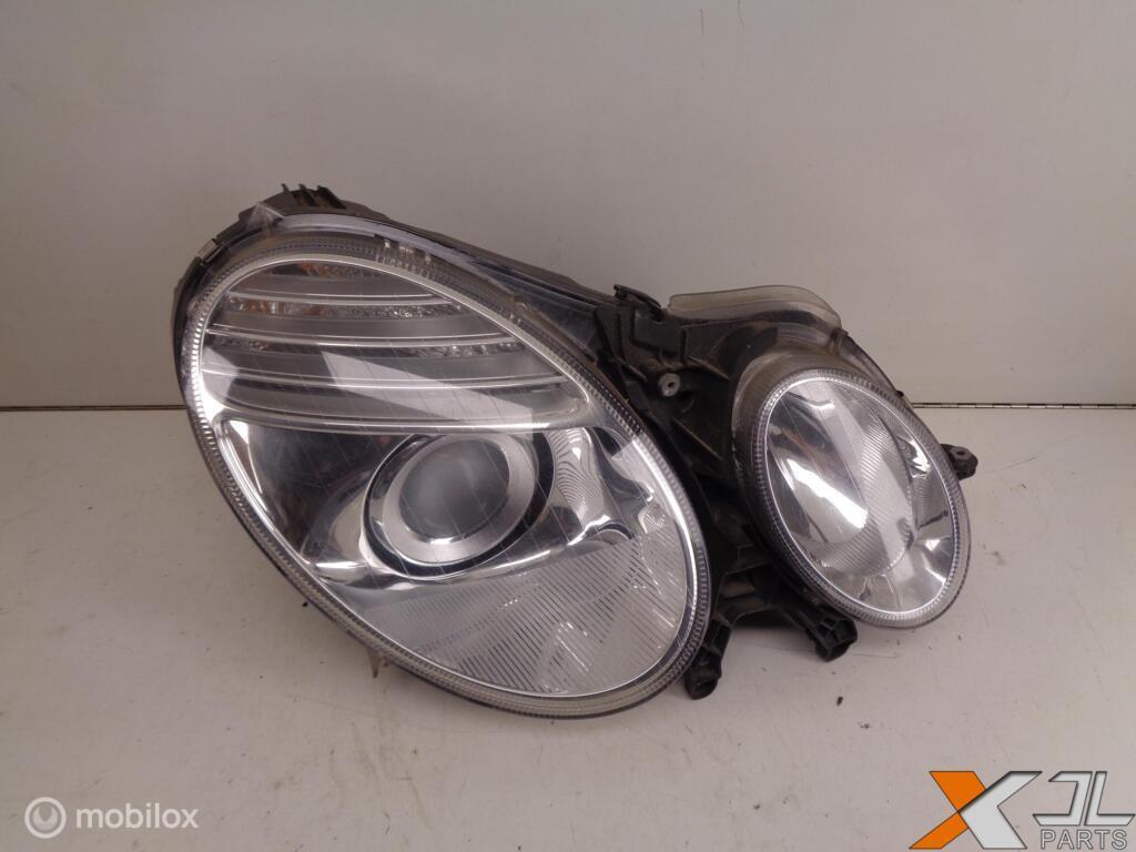 E-KLASSE W211 FACELIFT KOPLAMP RECHTS  A2118203061 STEUNEN, Gebruikt, Mercedes-Benz, Ophalen of Verzenden, Mercedes-Benz