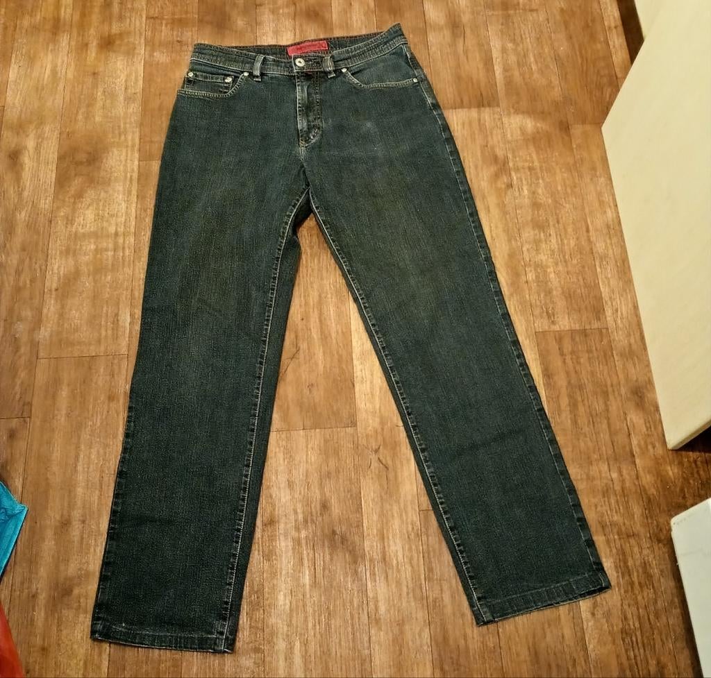 Pierre Cardin spijkerbroek.maat. 31-34 ,   1x aangehad, Ophalen of Verzenden, Zo goed als nieuw, Blauw, W32 (confectie 46) of kleiner