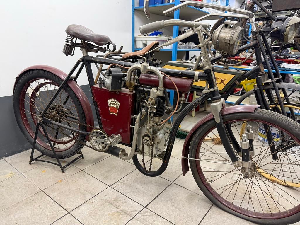 Unieke Slavia Motorfiets 1903, Motoren, Motoren | Oldtimers, Motorrijbewijs A, Overig, 11 kW of minder, 1 cilinder